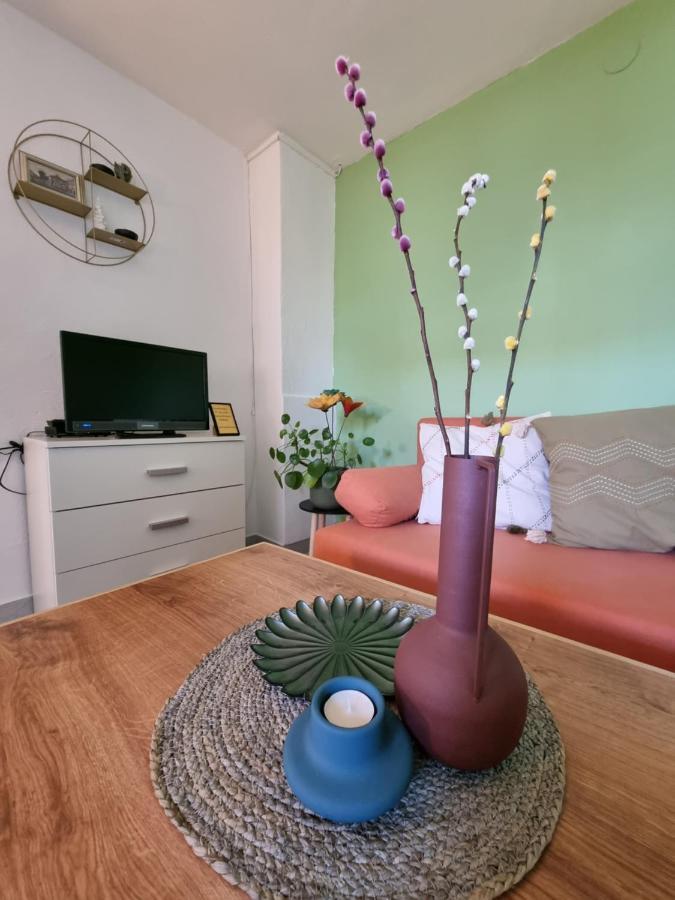 Studio Apartman Krosna Perusic Buitenkant foto