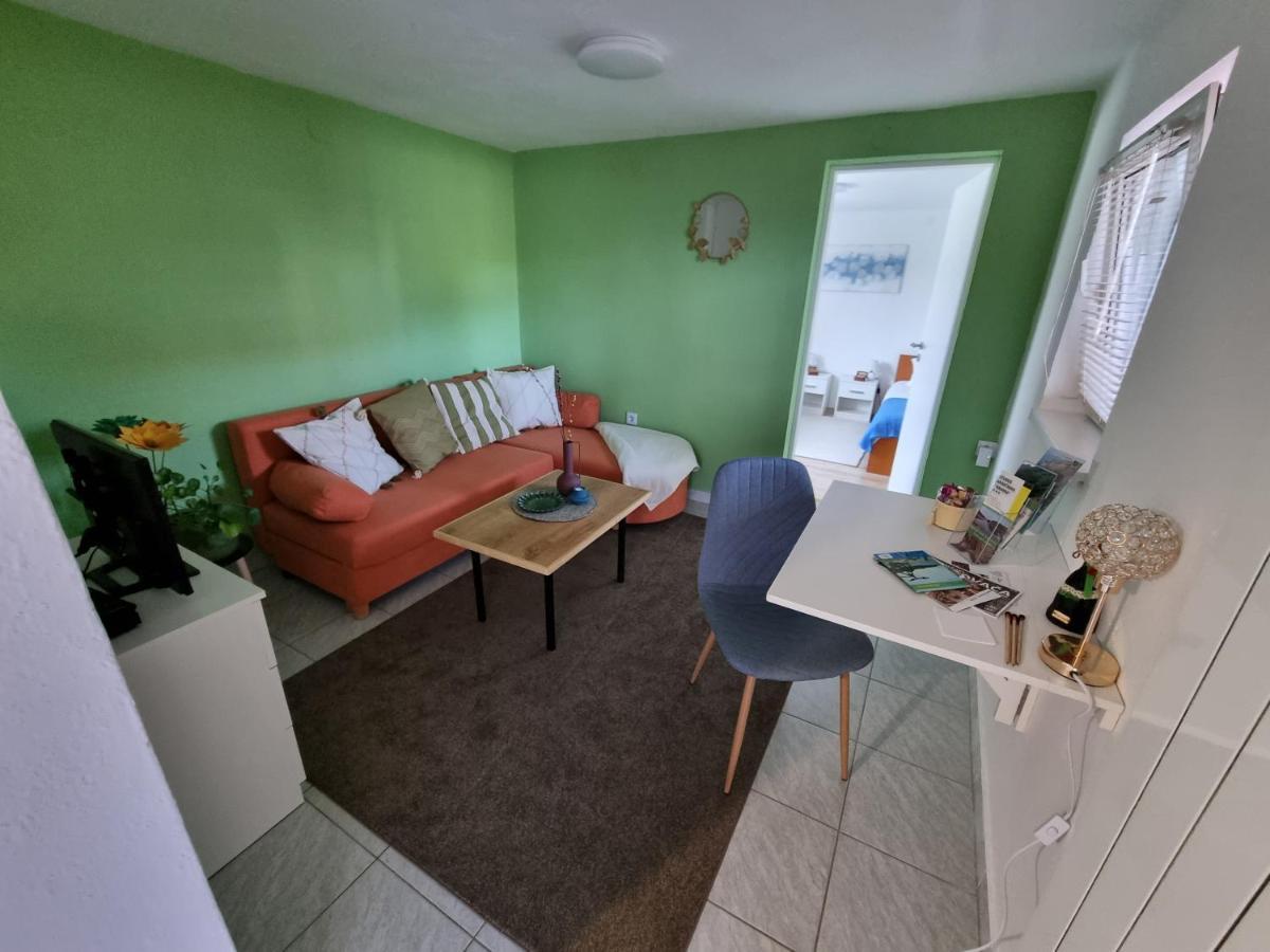 Studio Apartman Krosna Perusic Buitenkant foto