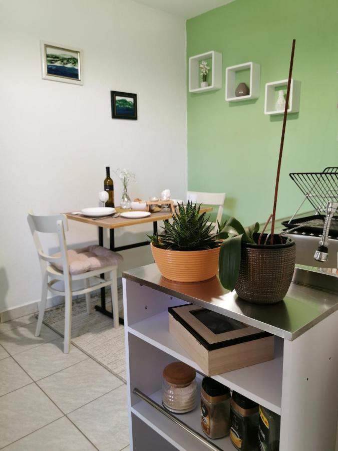 Studio Apartman Krosna Perusic Buitenkant foto