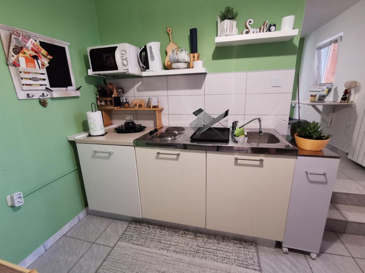 Studio Apartman Krosna Perusic Buitenkant foto