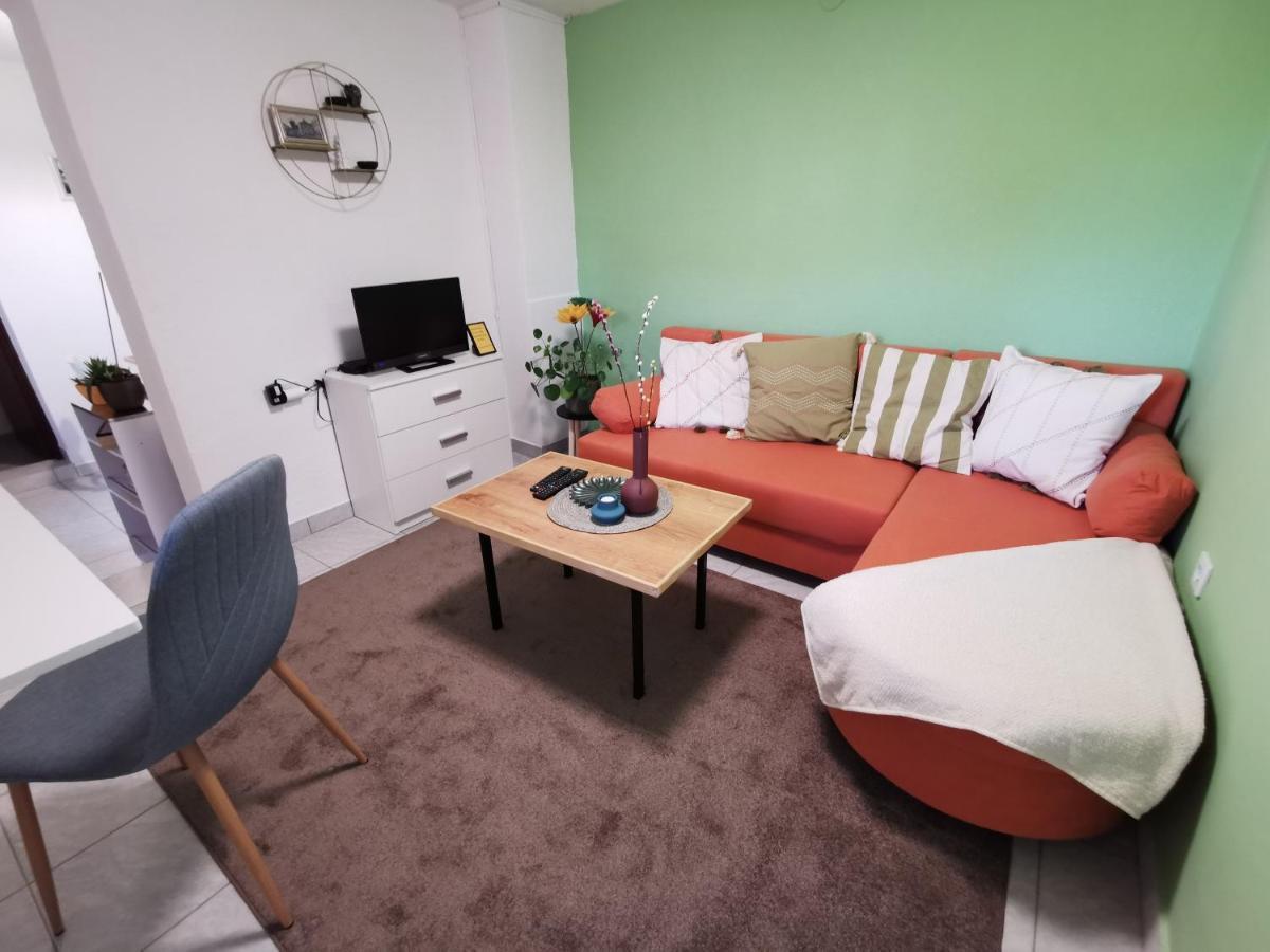 Studio Apartman Krosna Perusic Buitenkant foto