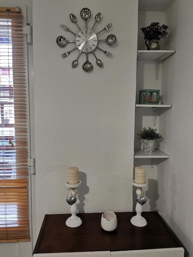 Studio Apartman Krosna Perusic Buitenkant foto